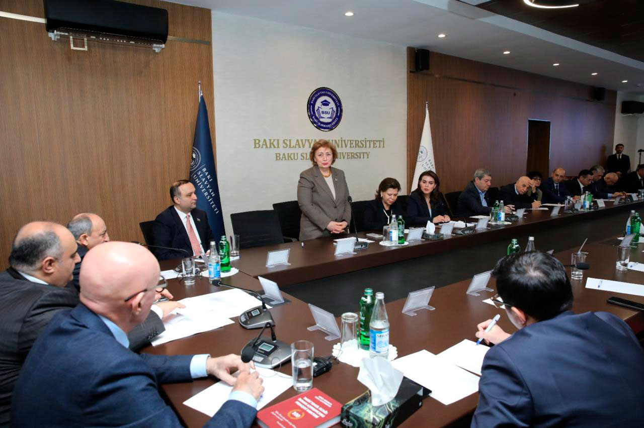 “Qərbi Azərbaycan tədqiqatlarda: çağırışlar və perspektivlər” mövzusunda elmi konfrans keçirilib