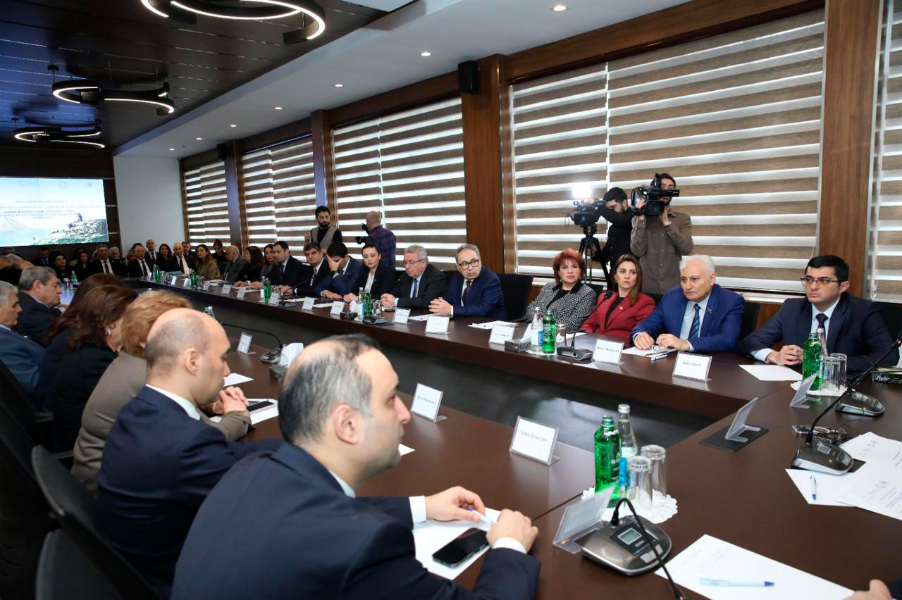 “Qərbi Azərbaycan tədqiqatlarda: çağırışlar və perspektivlər” mövzusunda elmi konfrans keçirilib