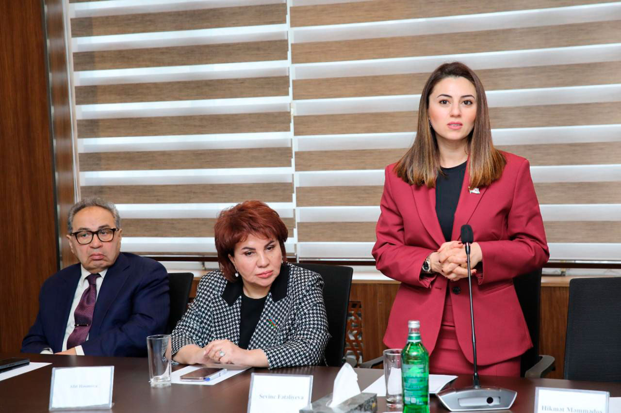 “Qərbi Azərbaycan tədqiqatlarda: çağırışlar və perspektivlər” mövzusunda elmi konfrans keçirilib