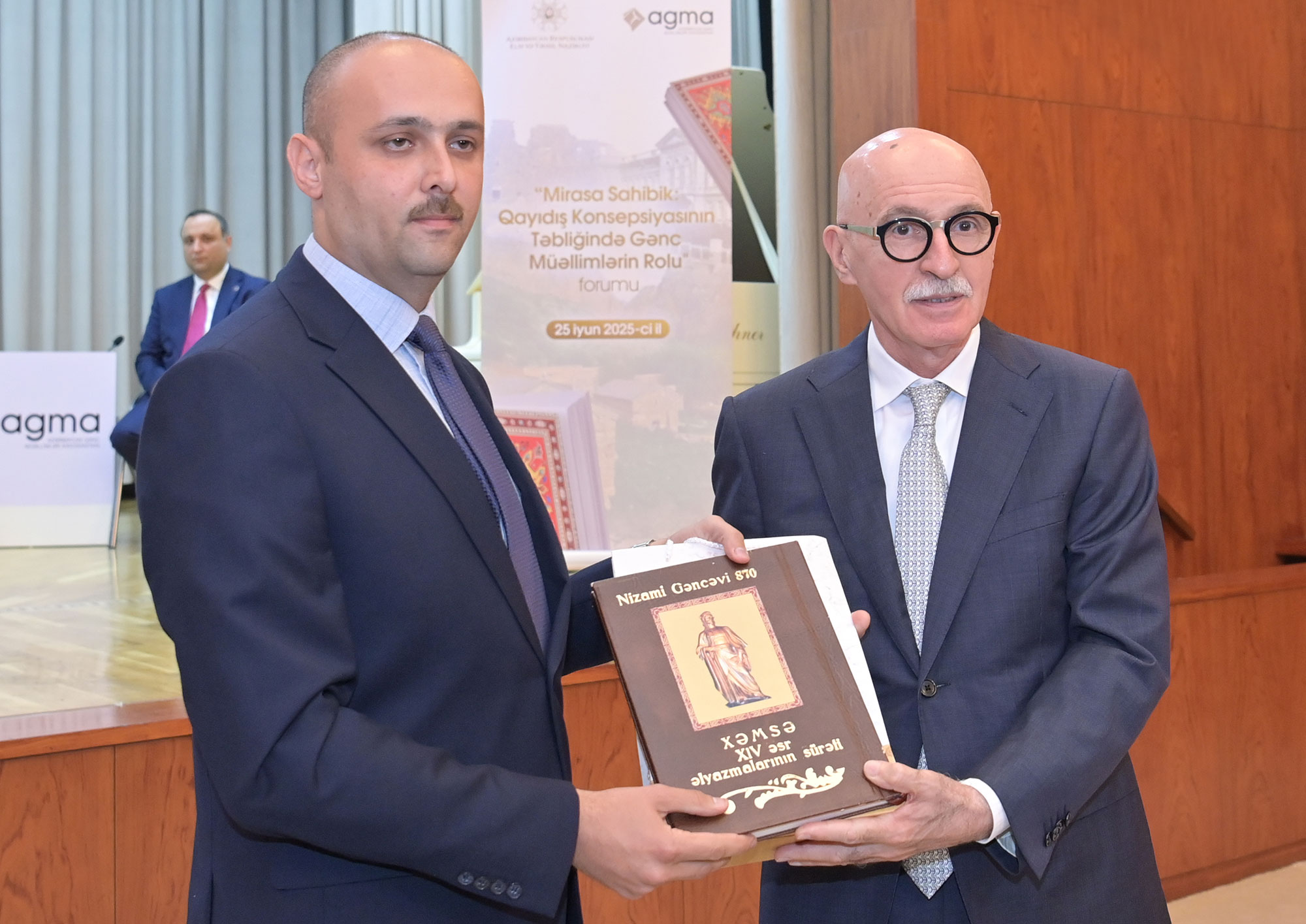 “Qərbi Azərbaycana qayıdış” mövzusuna həsr olunmuş forum keçirilib