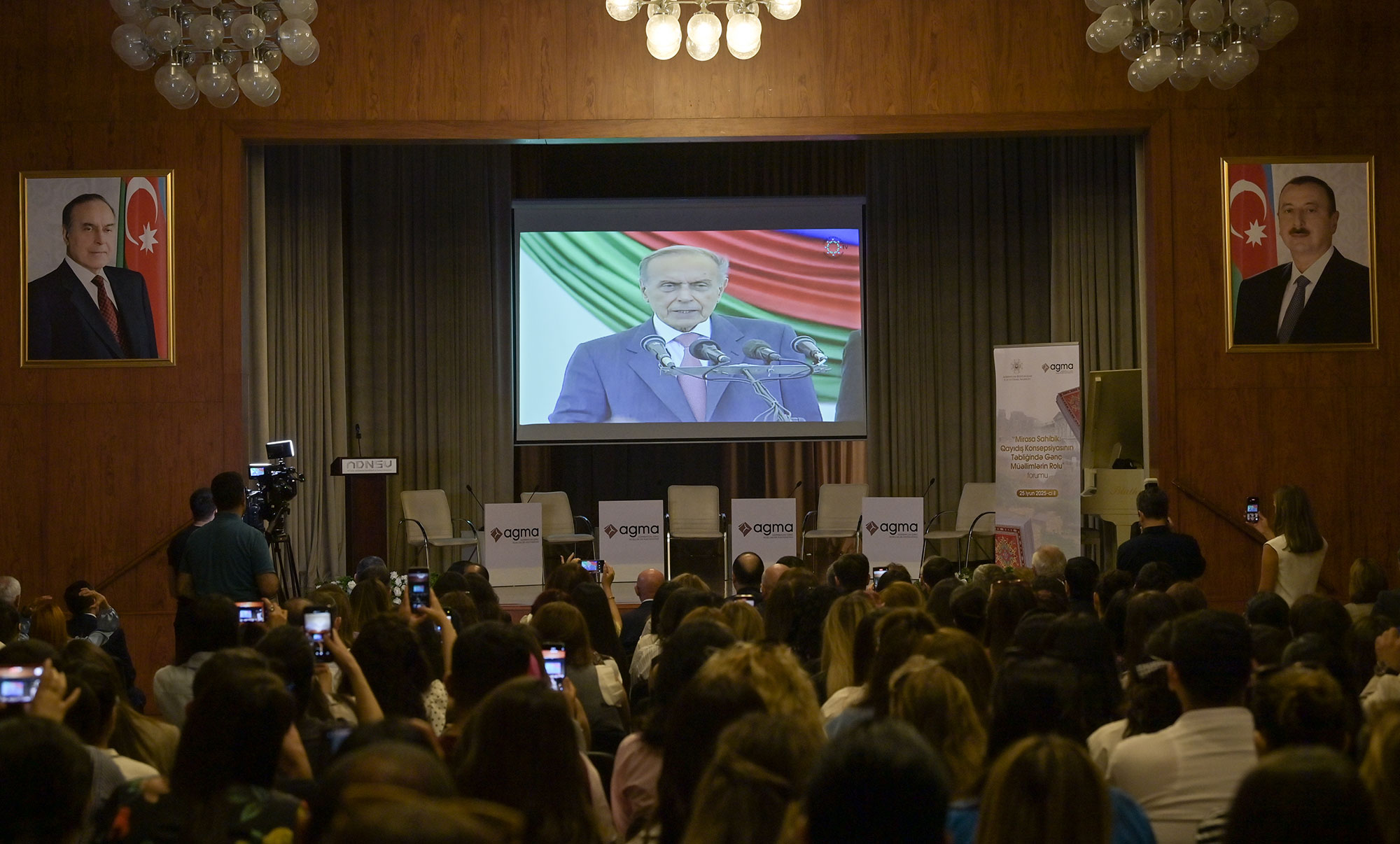 “Qərbi Azərbaycana qayıdış” mövzusuna həsr olunmuş forum keçirilib