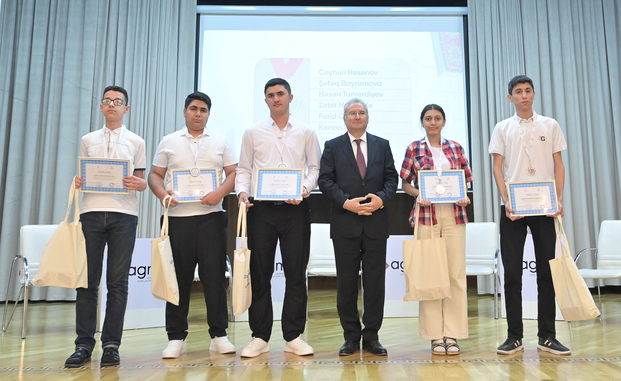 “Qərbi Azərbaycana qayıdış” olimpiadasının qalibləri mükafatlandırılıblar