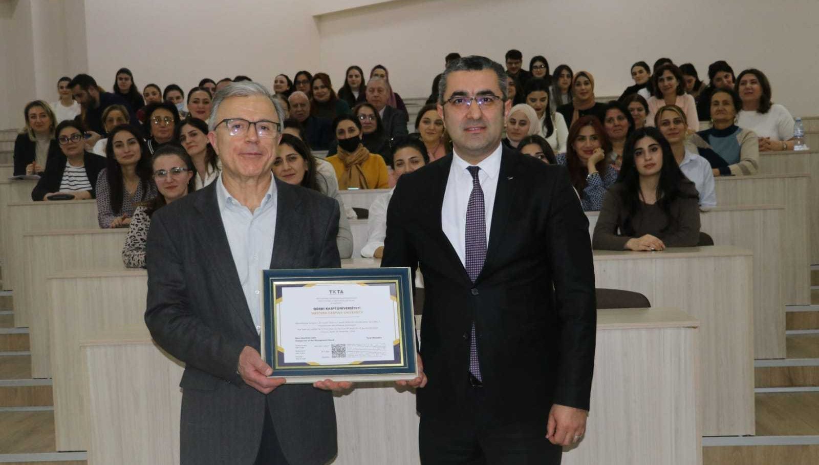 Qərbi Kaspi Universitetinə institusional akkreditasiya şəhadətnaməsi təqdim edilib 