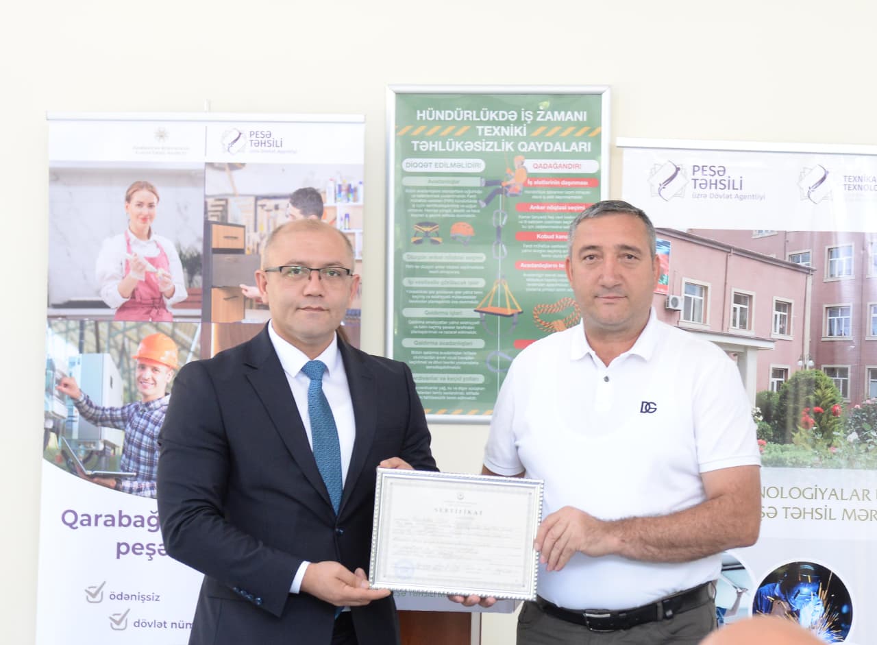 Qısamüddətli peşə təlimi keçən müdavimlərlə görüş keçirilib