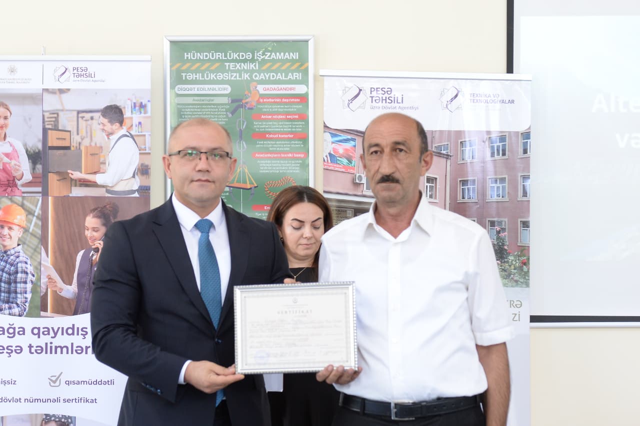 Qısamüddətli peşə təlimi keçən müdavimlərlə görüş keçirilib