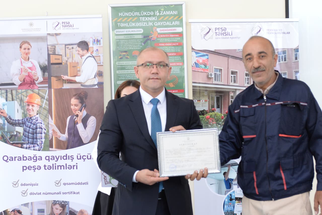 Qısamüddətli peşə təlimi keçən müdavimlərlə görüş keçirilib