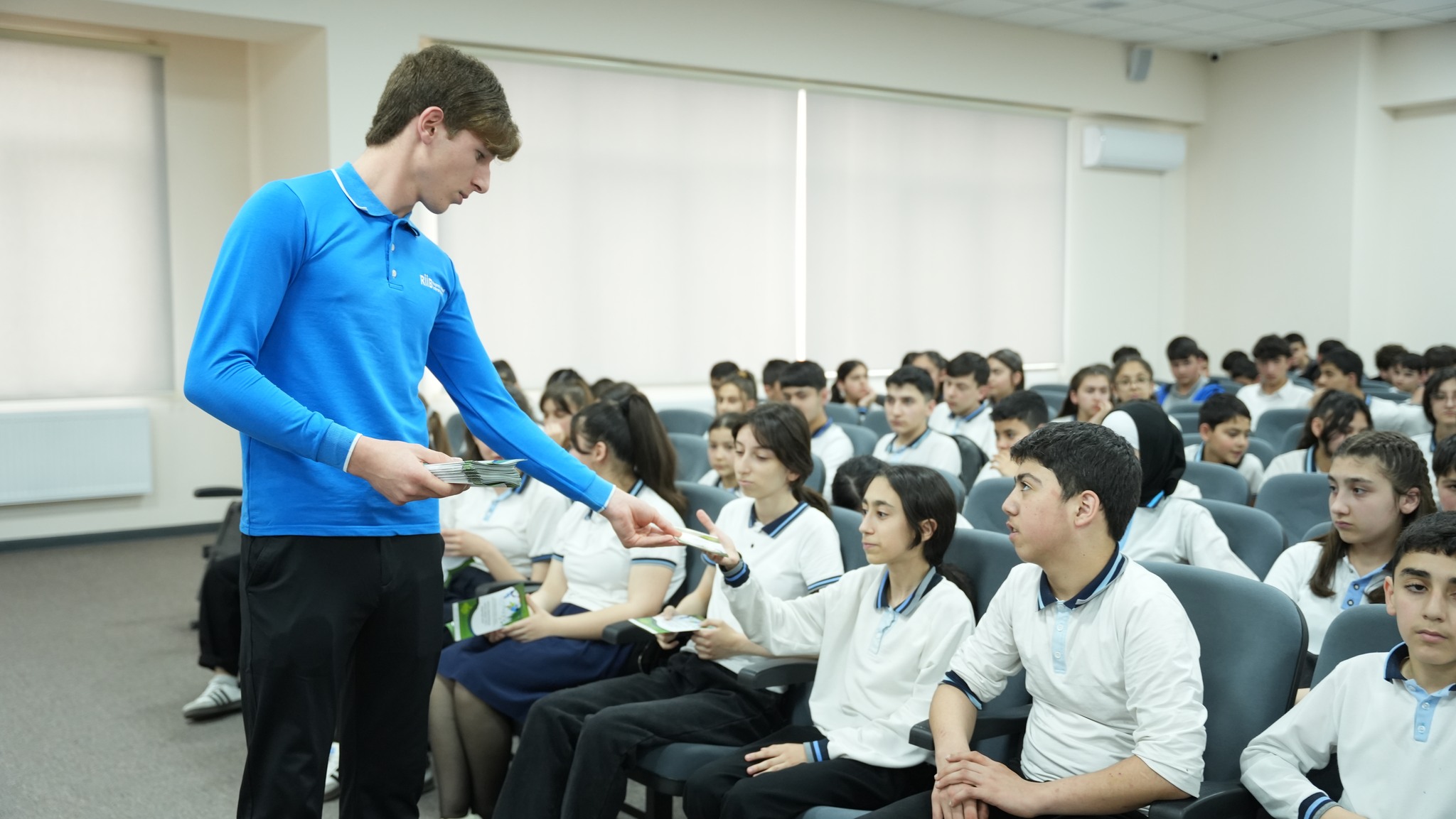 Region məktəblərində iqlim dəyişikliyi ilə bağlı təlimlər keçirilib