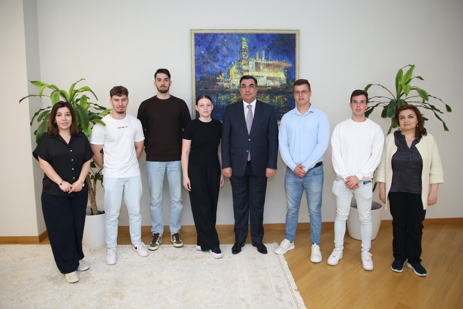 Rektor BANM-də təhsil alan rumıniyalı tələbələrlə görüşüb 