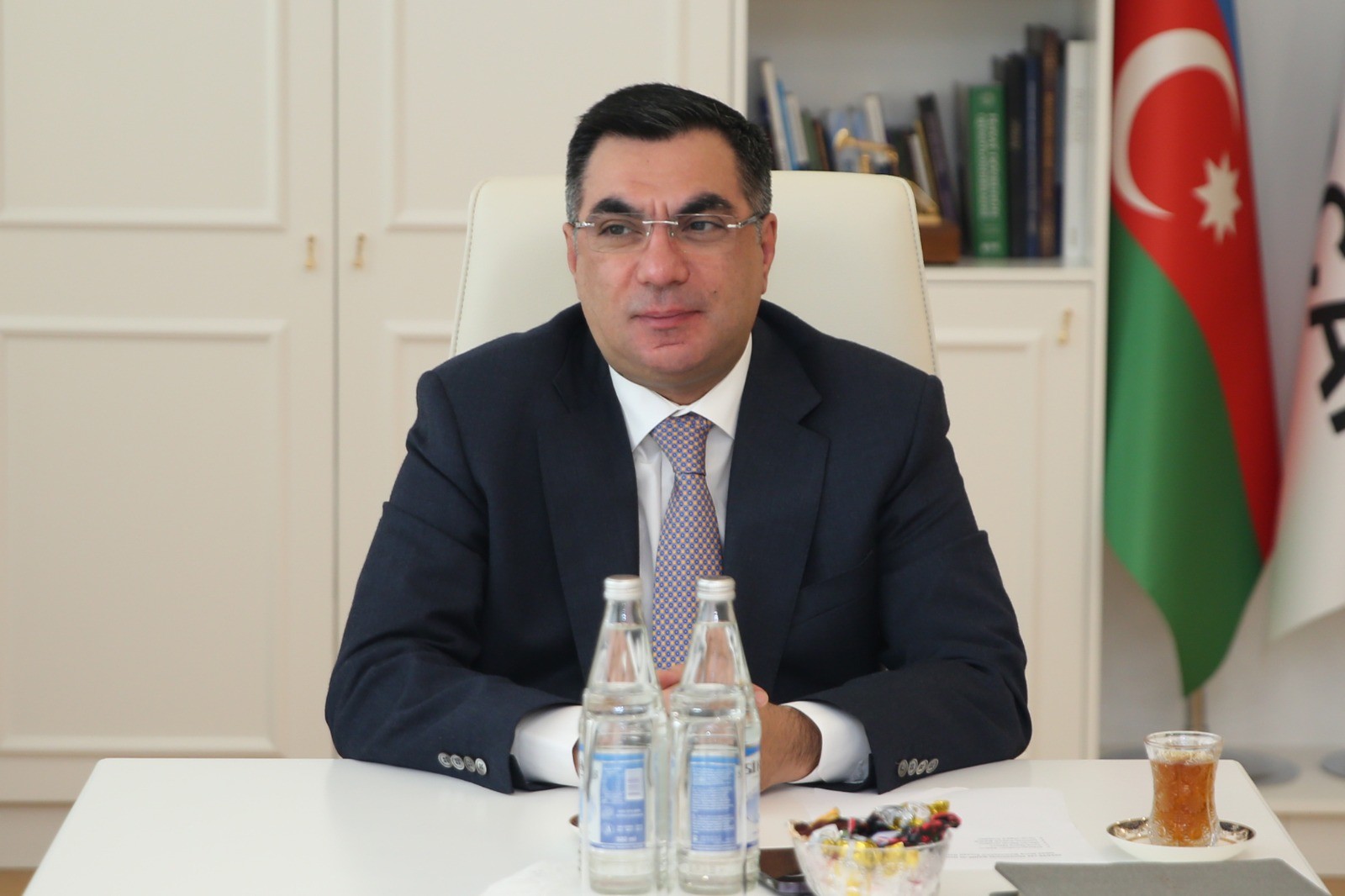 Rektor BANM-də təhsil alan rumıniyalı tələbələrlə görüşüb