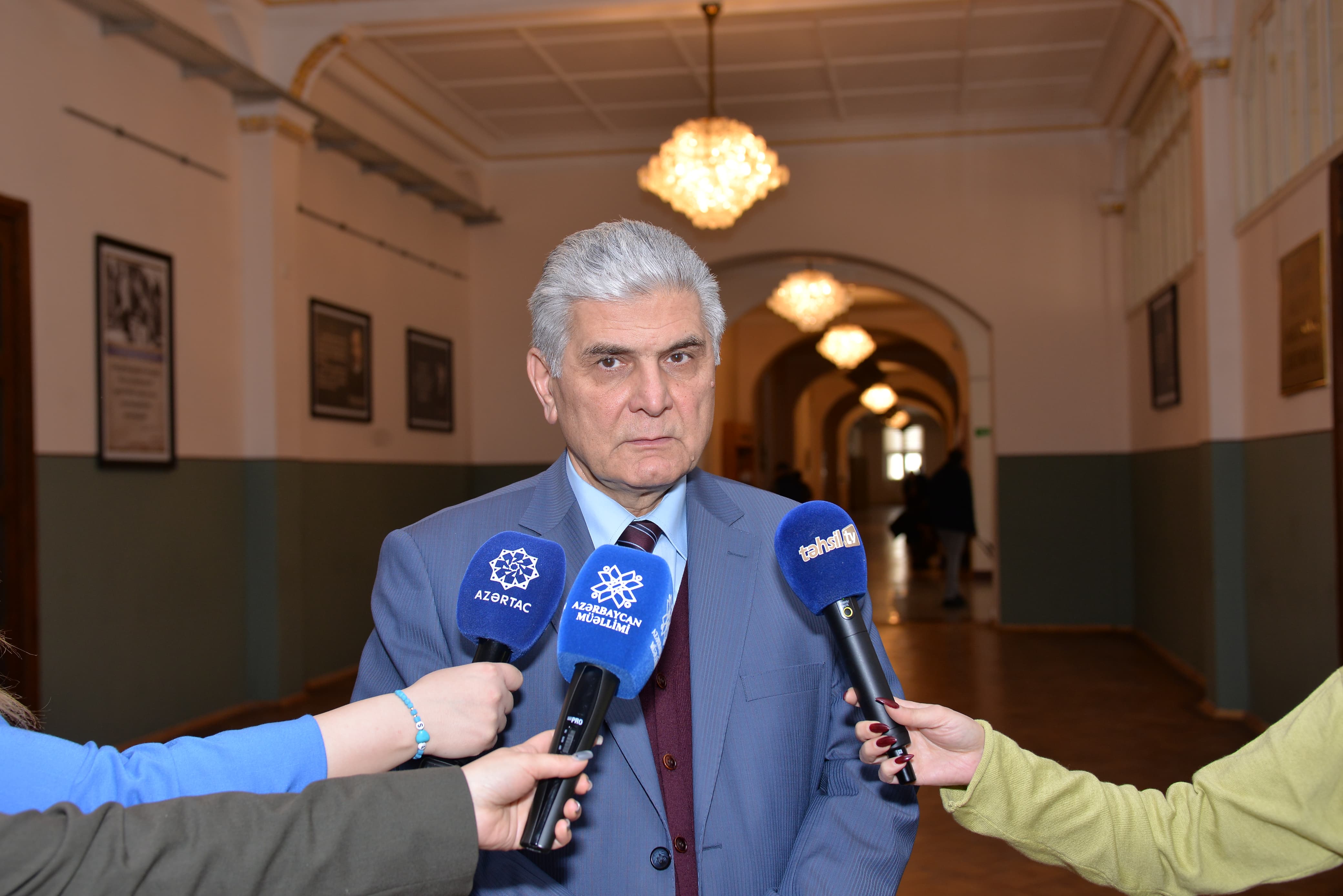 Rektor: “Məzunları universitetin idarəçiliyinə cəlb etmək fikrindəyik” 