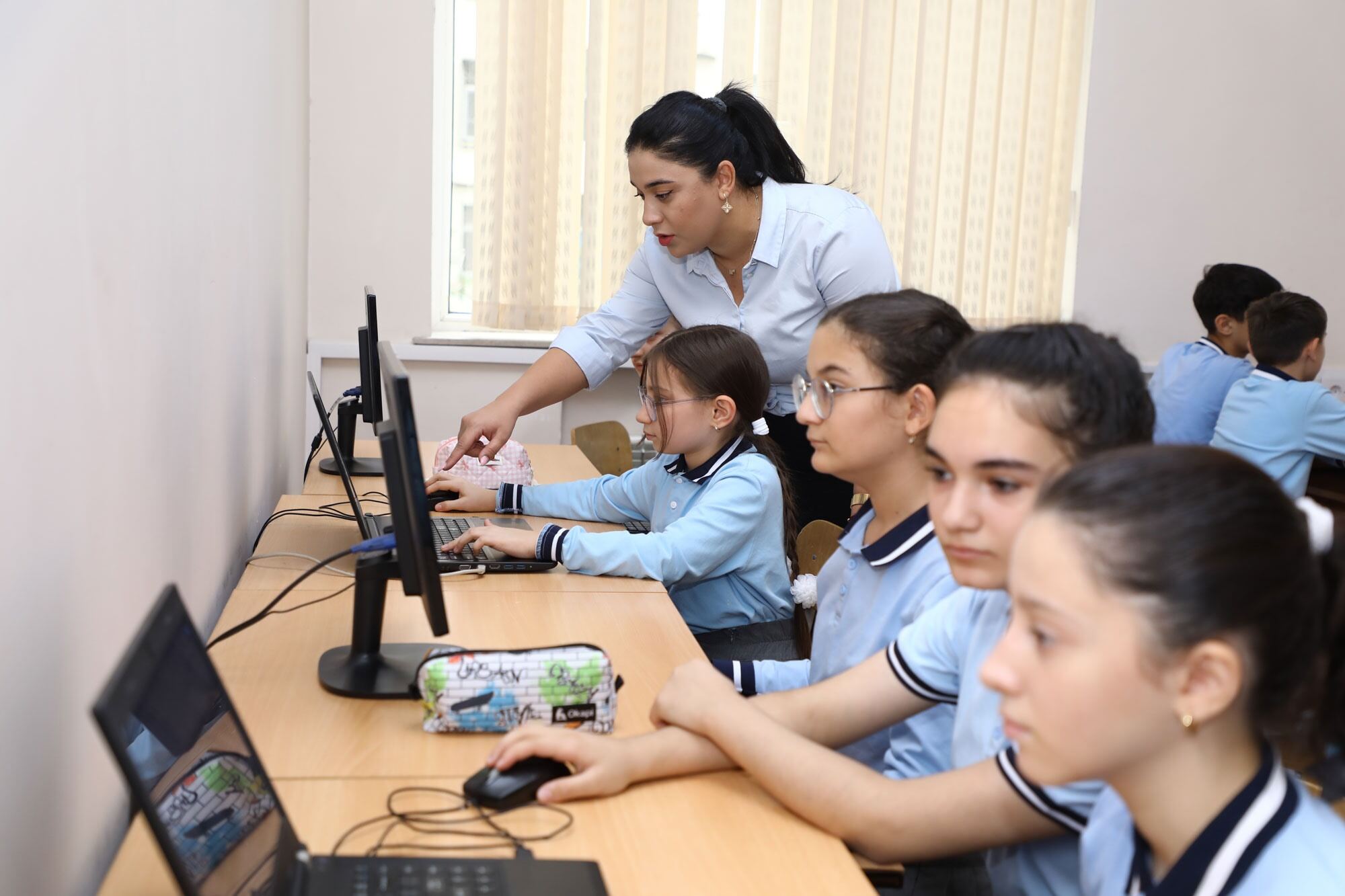 “Rəqəmsal Bacarıqlar” təmayül siniflərə qeydiyyat davam edir 