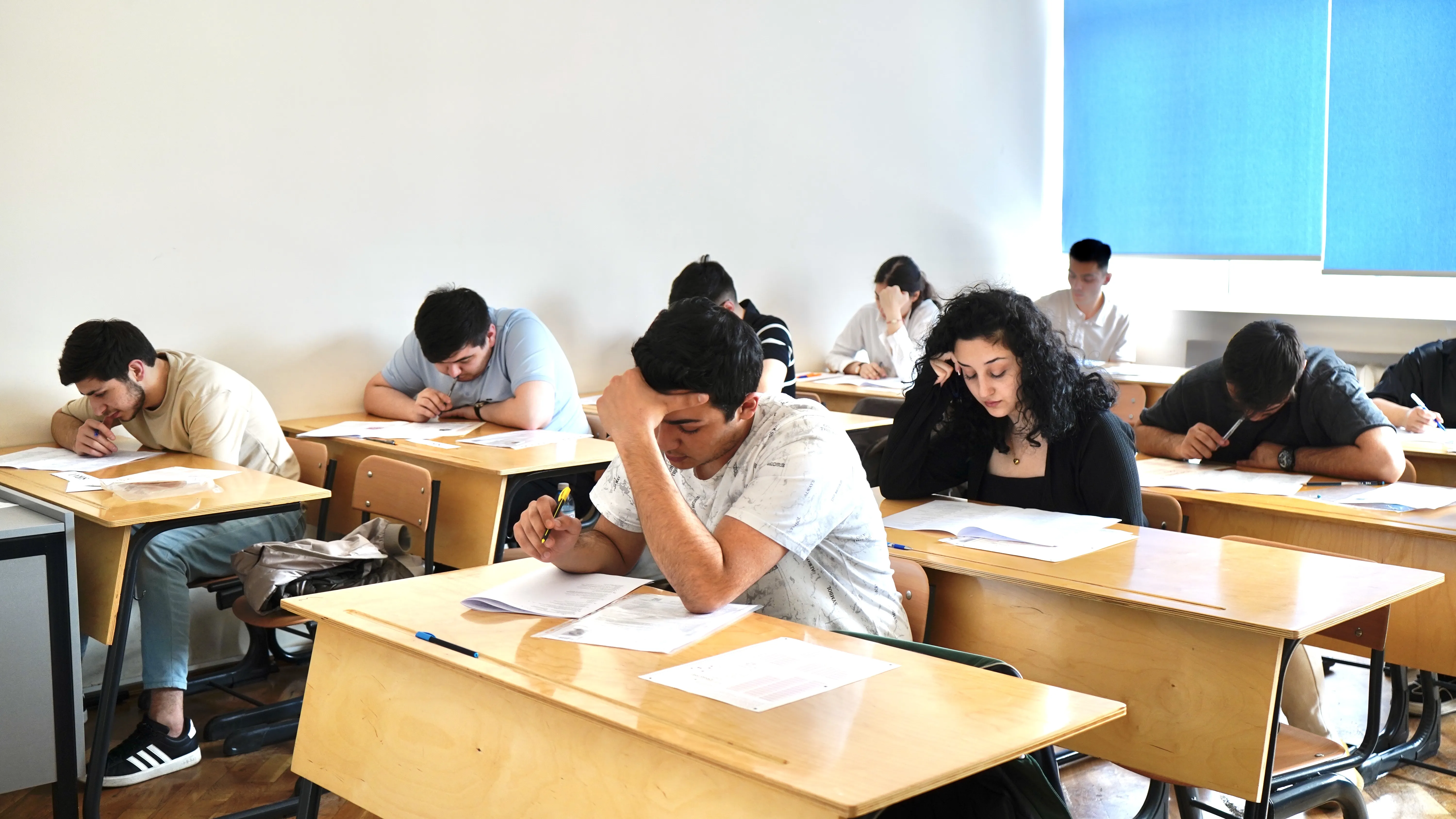 Rezidenturaya qəbul imtahanının birinci mərhələsi keçirilib 