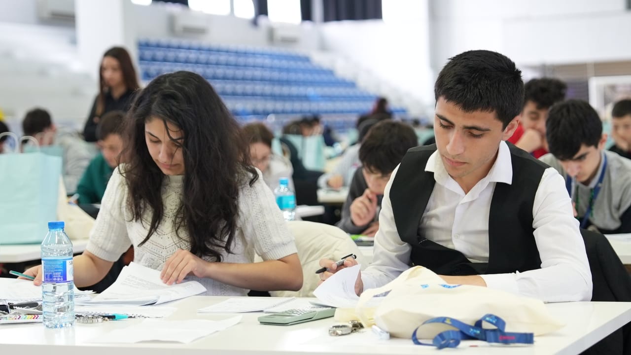 RFO-nun fizika və kimya fənləri üzrə final turu keçirilib