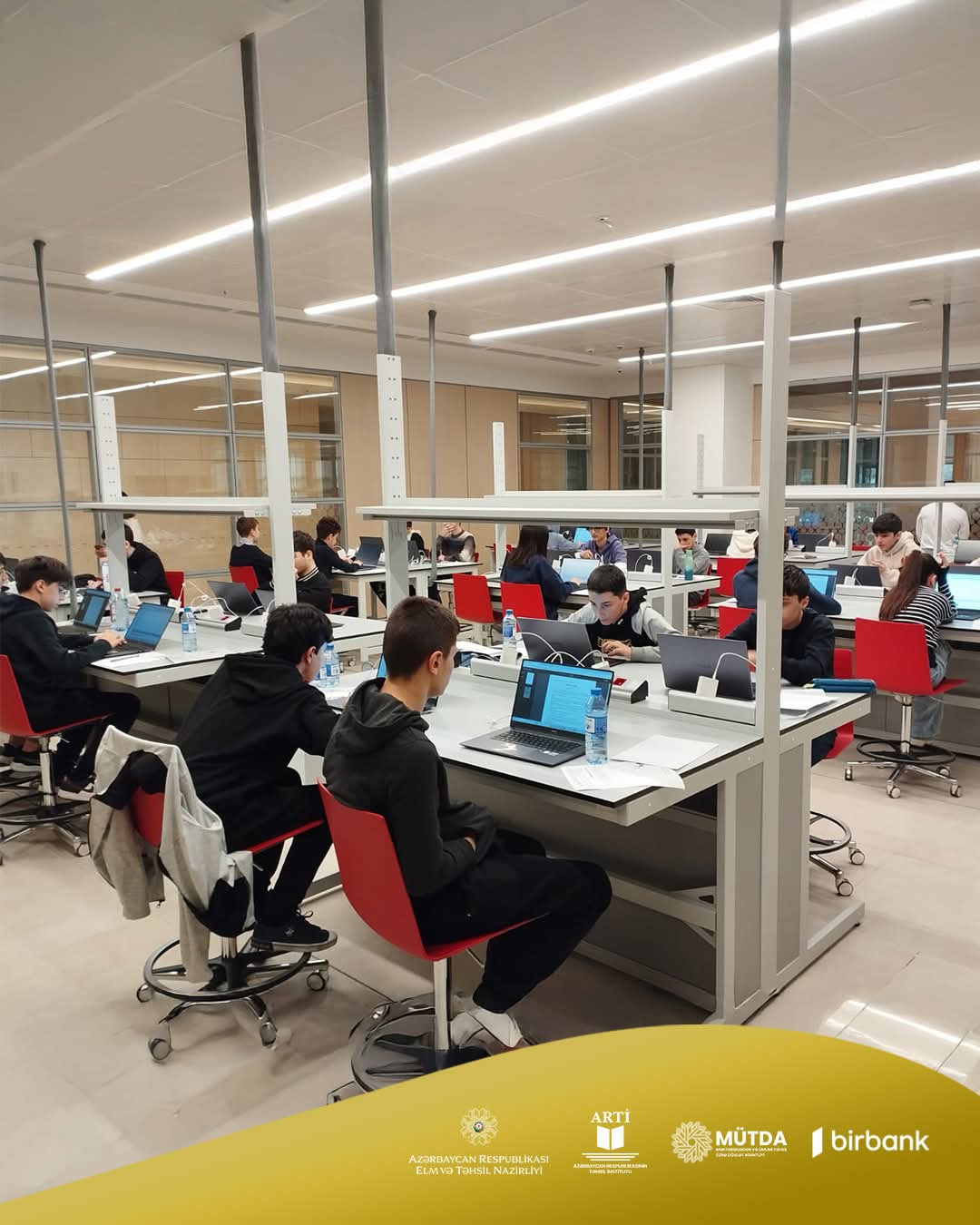 RFO-nun informatika fənnindən yarımfinal mərhələsi keçirilib