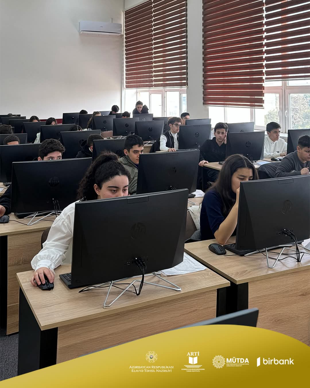 RFO-nun informatika fənnindən yarımfinal mərhələsi keçirilib