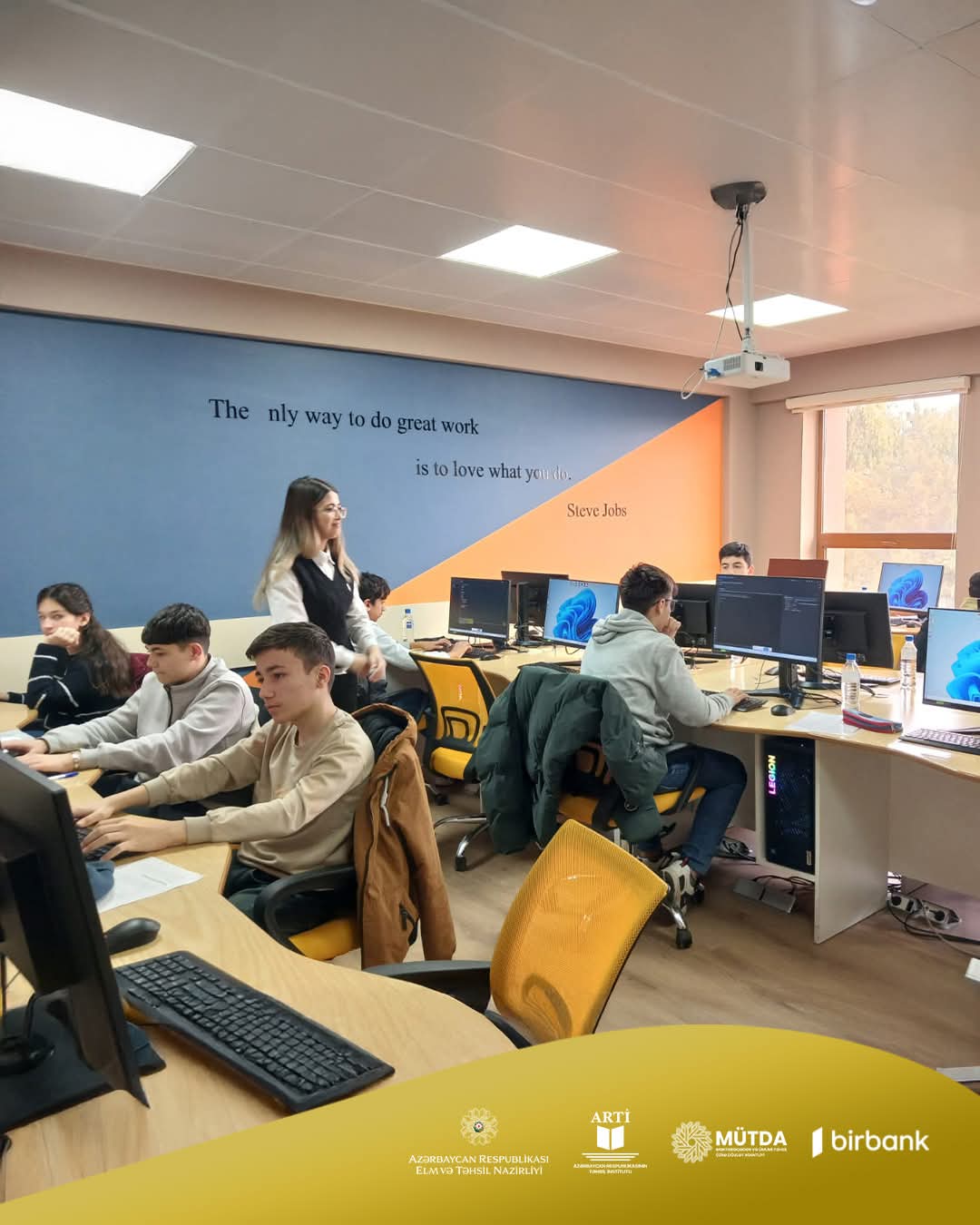 RFO-nun informatika fənnindən yarımfinal mərhələsi keçirilib