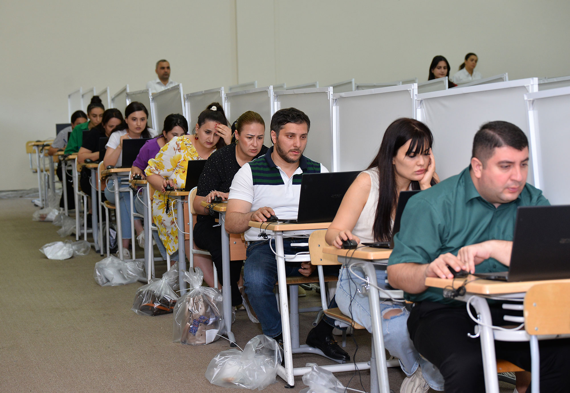 Riyaziyyat müəllimlərinin 47 faizinin maaşı 35 faiz artacaq 