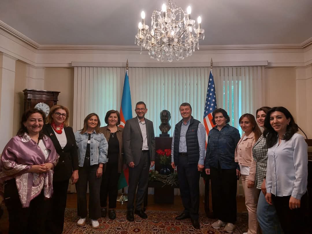 Rollu oyunlar, əyləncəli dərs metodları - Mingəçevir məktəbindən reportaj