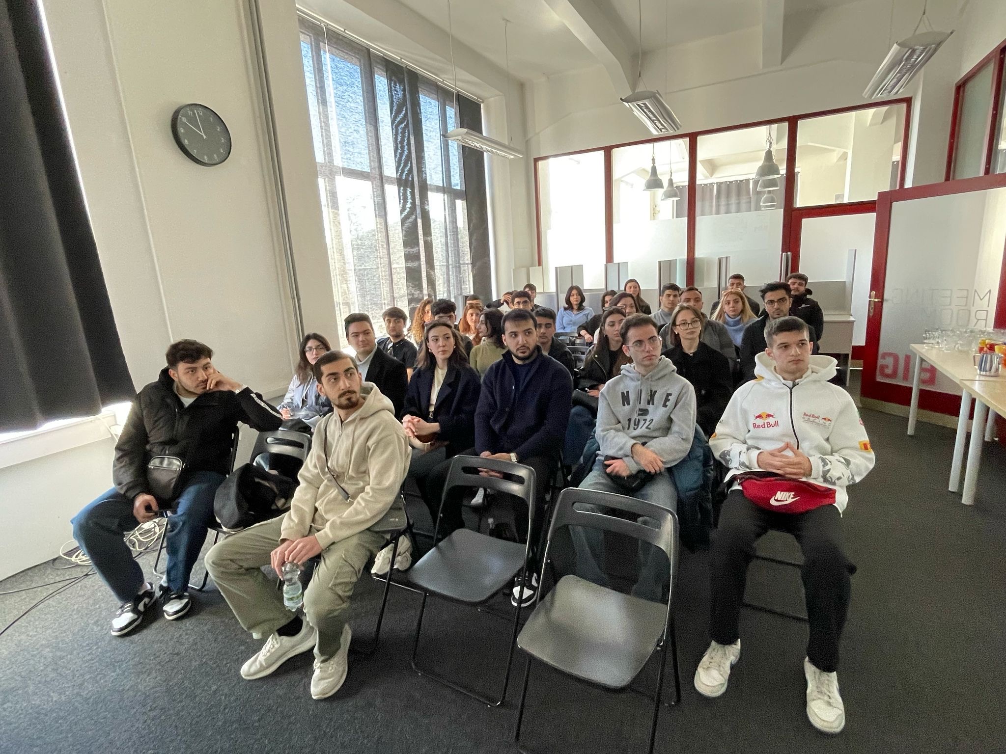 SABAH tələbələri Praqada beynəlxalq seminarda iştirak ediblər