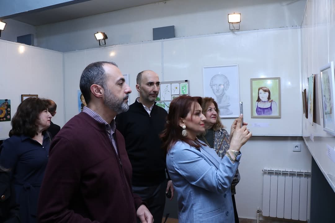 SABAH tələbəsinin “Bir fırçanın yolu” adlı sərgisi açılıb