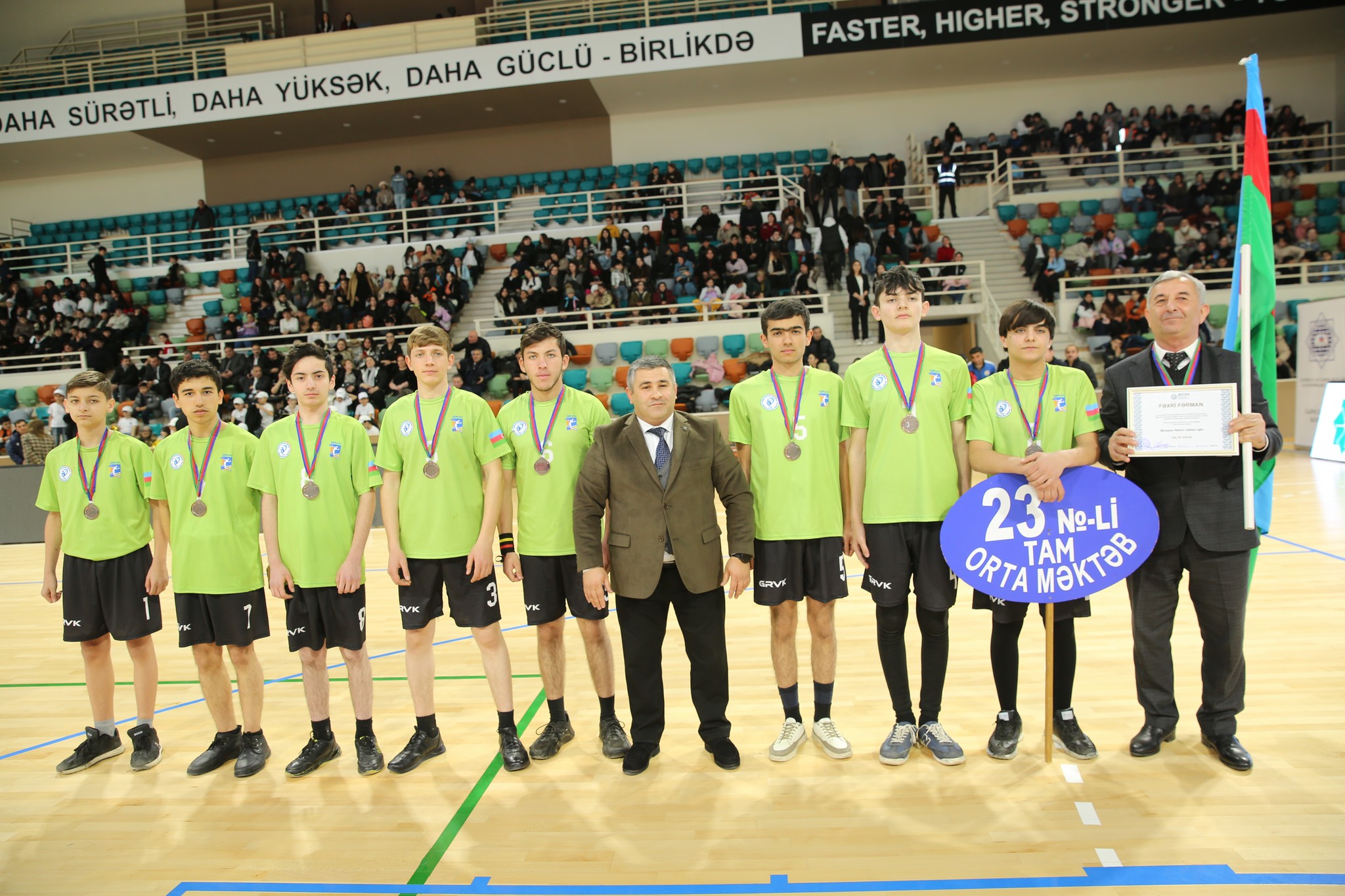 Şagirdlər arasında keçirilən voleybol yarışının qalibləri mükafatlandırılıb