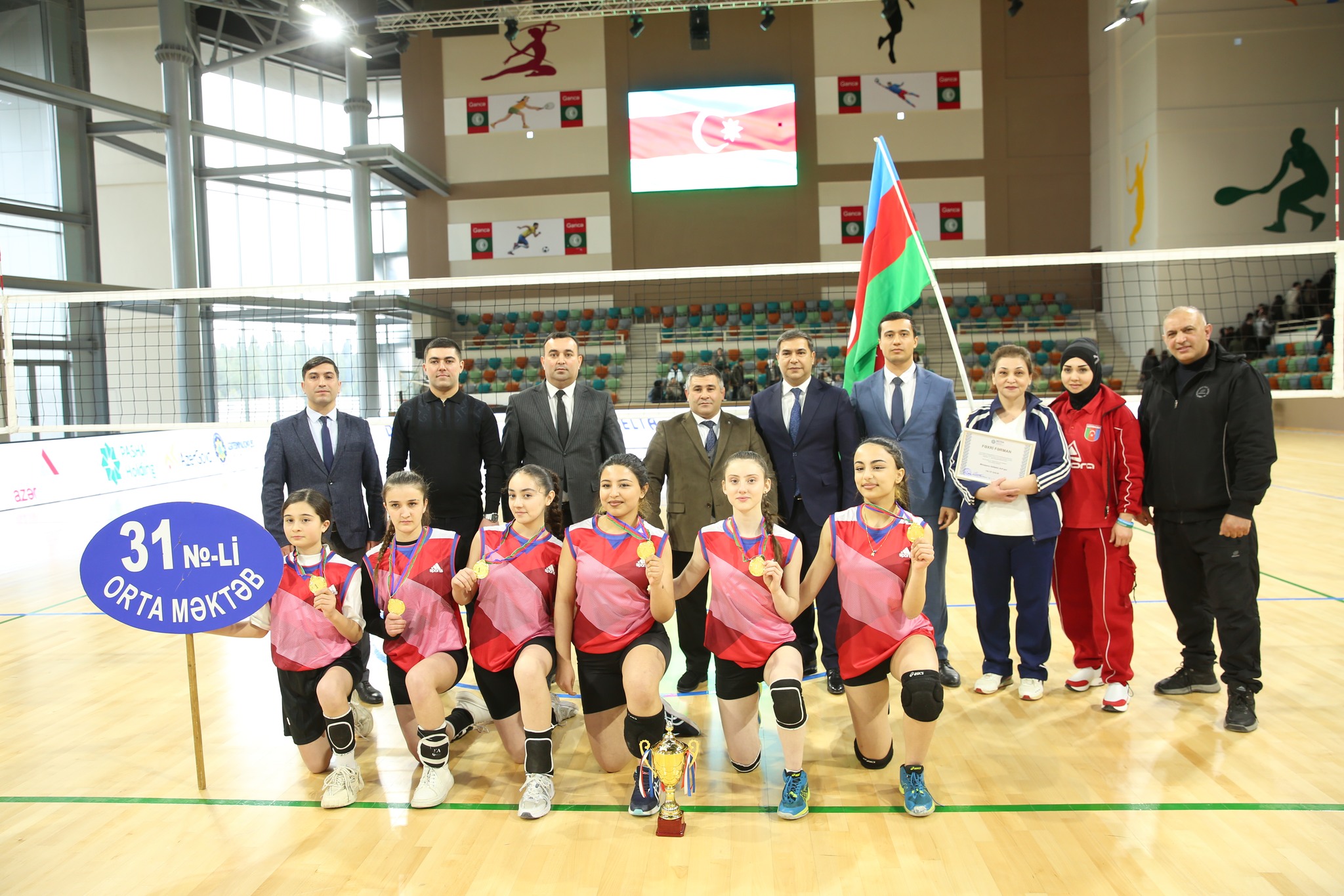 Şagirdlər arasında keçirilən voleybol yarışının qalibləri mükafatlandırılıb