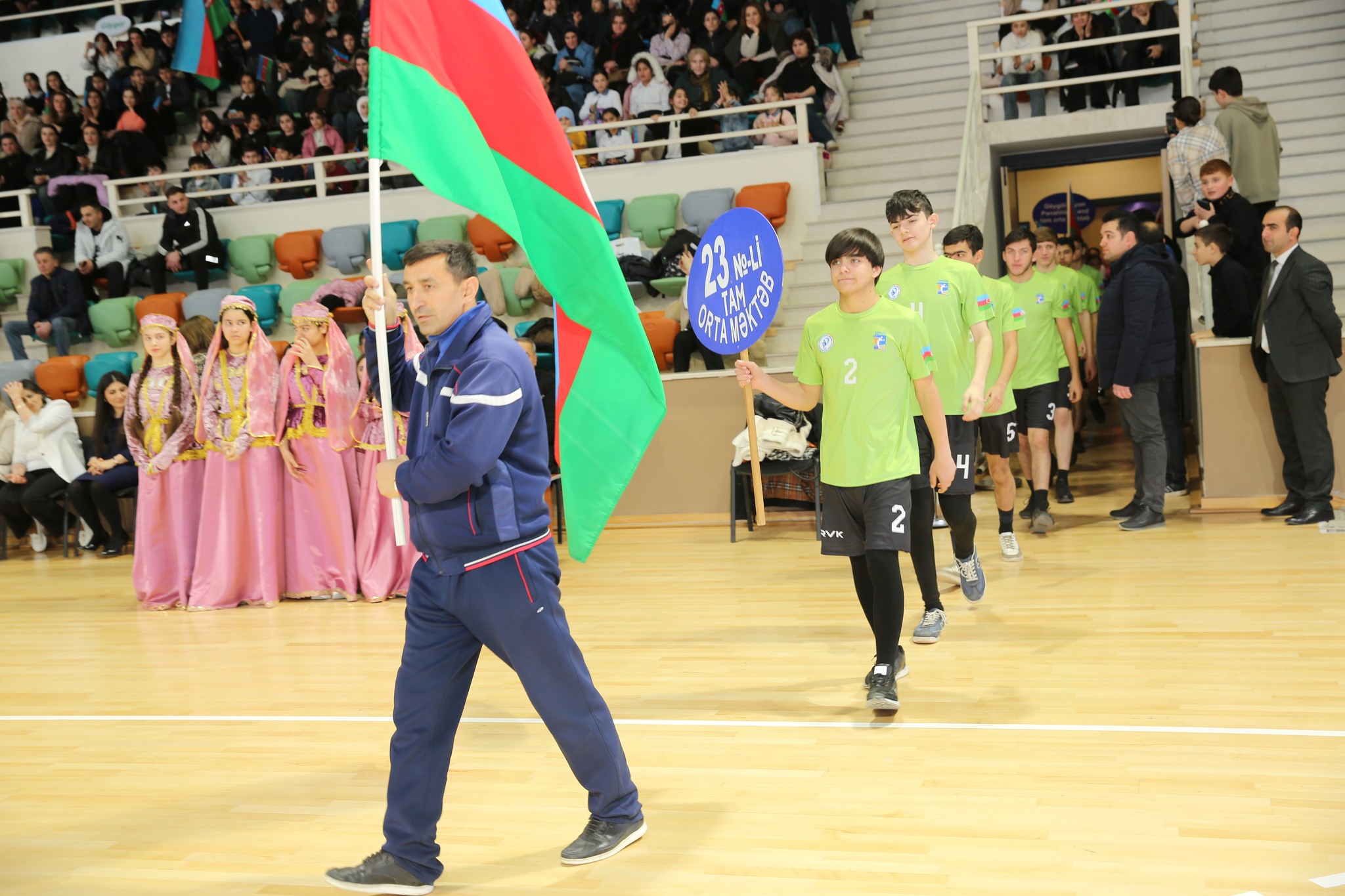 Şagirdlər arasında keçirilən voleybol yarışının qalibləri mükafatlandırılıb