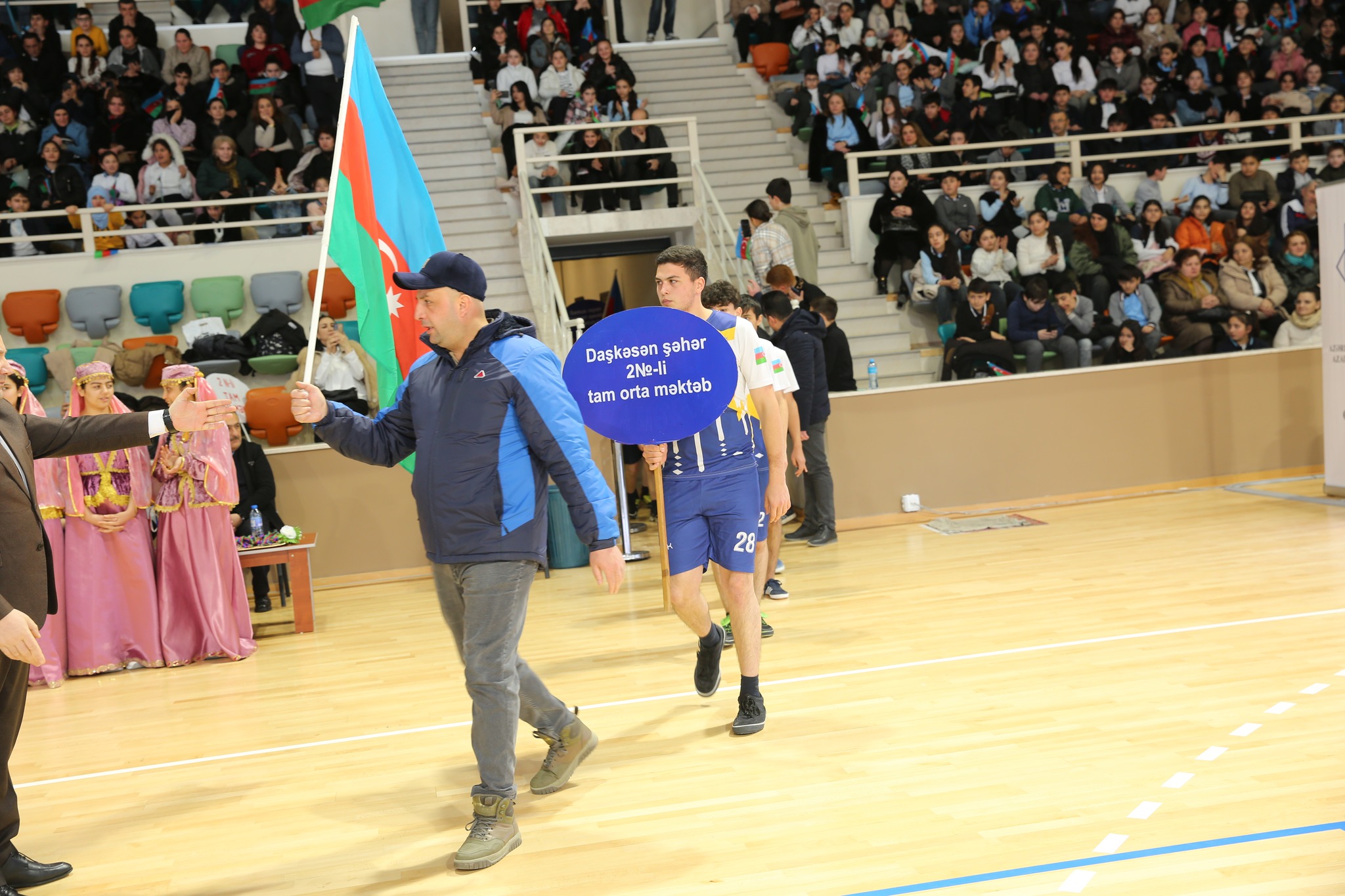 Şagirdlər arasında keçirilən voleybol yarışının qalibləri mükafatlandırılıb