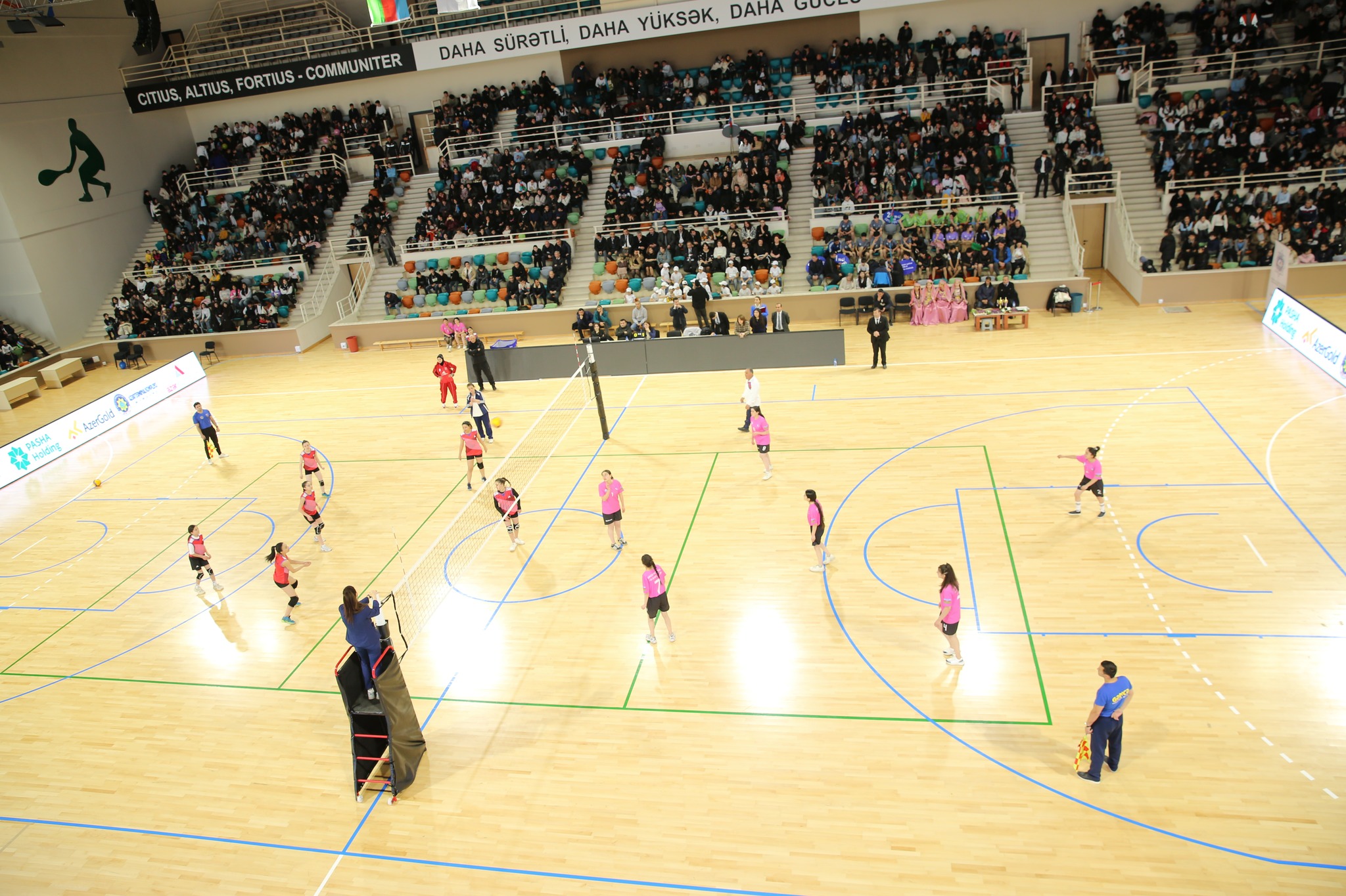 Şagirdlər arasında keçirilən voleybol yarışının qalibləri mükafatlandırılıb