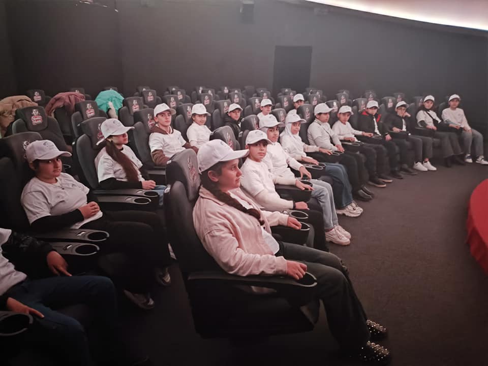 Şagirdlər Azərkosmosa ekskursiya ediblər