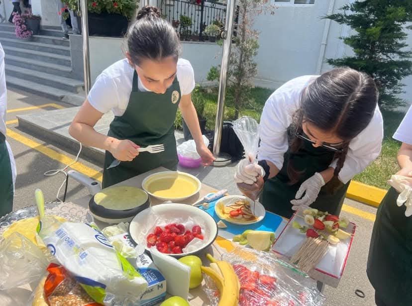 Şagirdlər kitab tərcümə etdi, xarici nəşriyyat satış hüququ üçün ödəniş almadı – Gimnaziyada bir gün