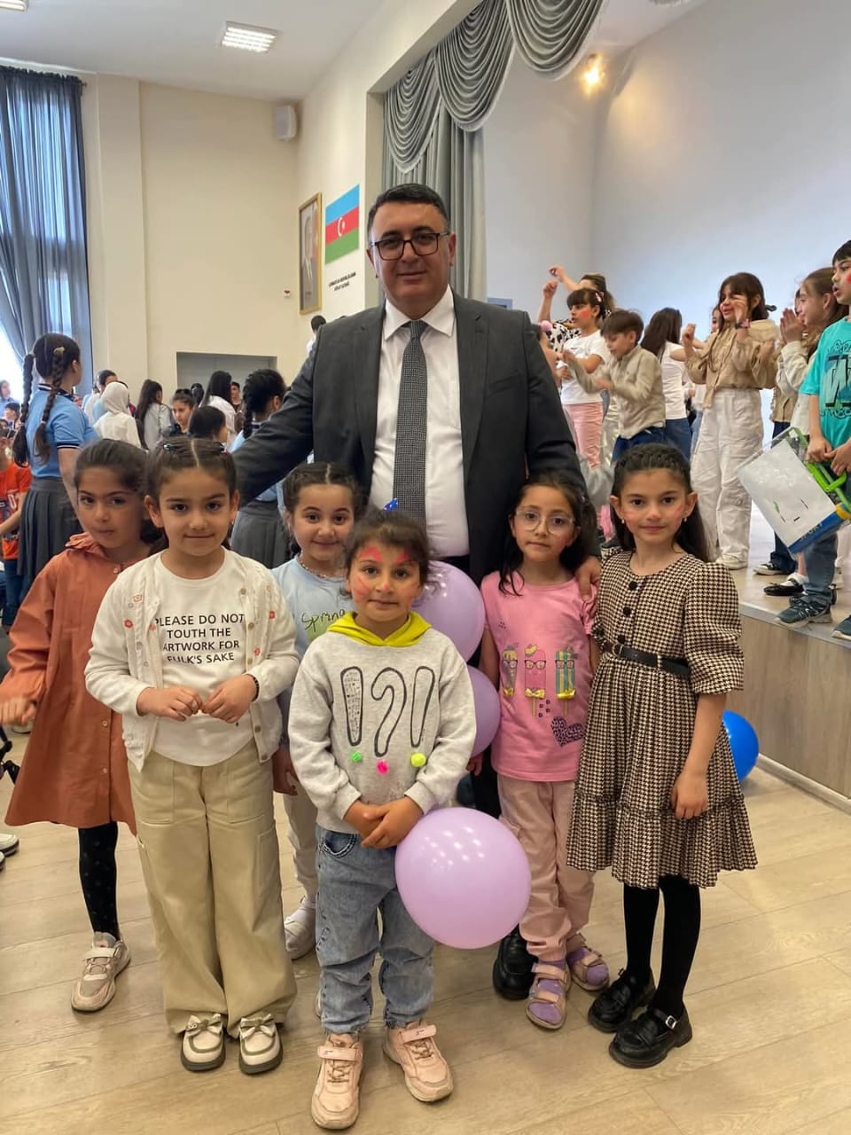 Şagirdlər kitab tərcümə etdi, xarici nəşriyyat satış hüququ üçün ödəniş almadı – Gimnaziyada bir gün