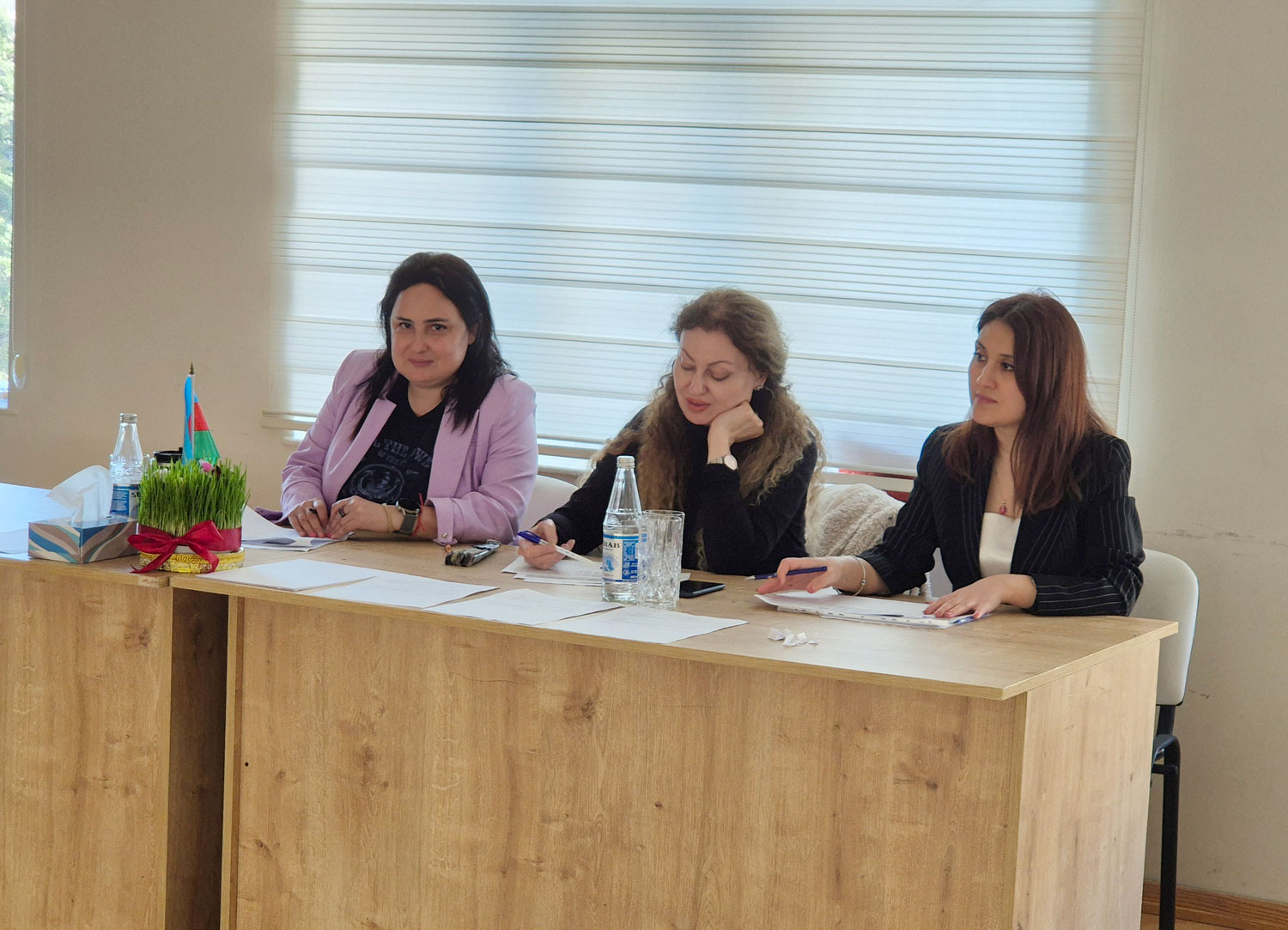 Şagirdlər təqdimatlarla çıxış edir