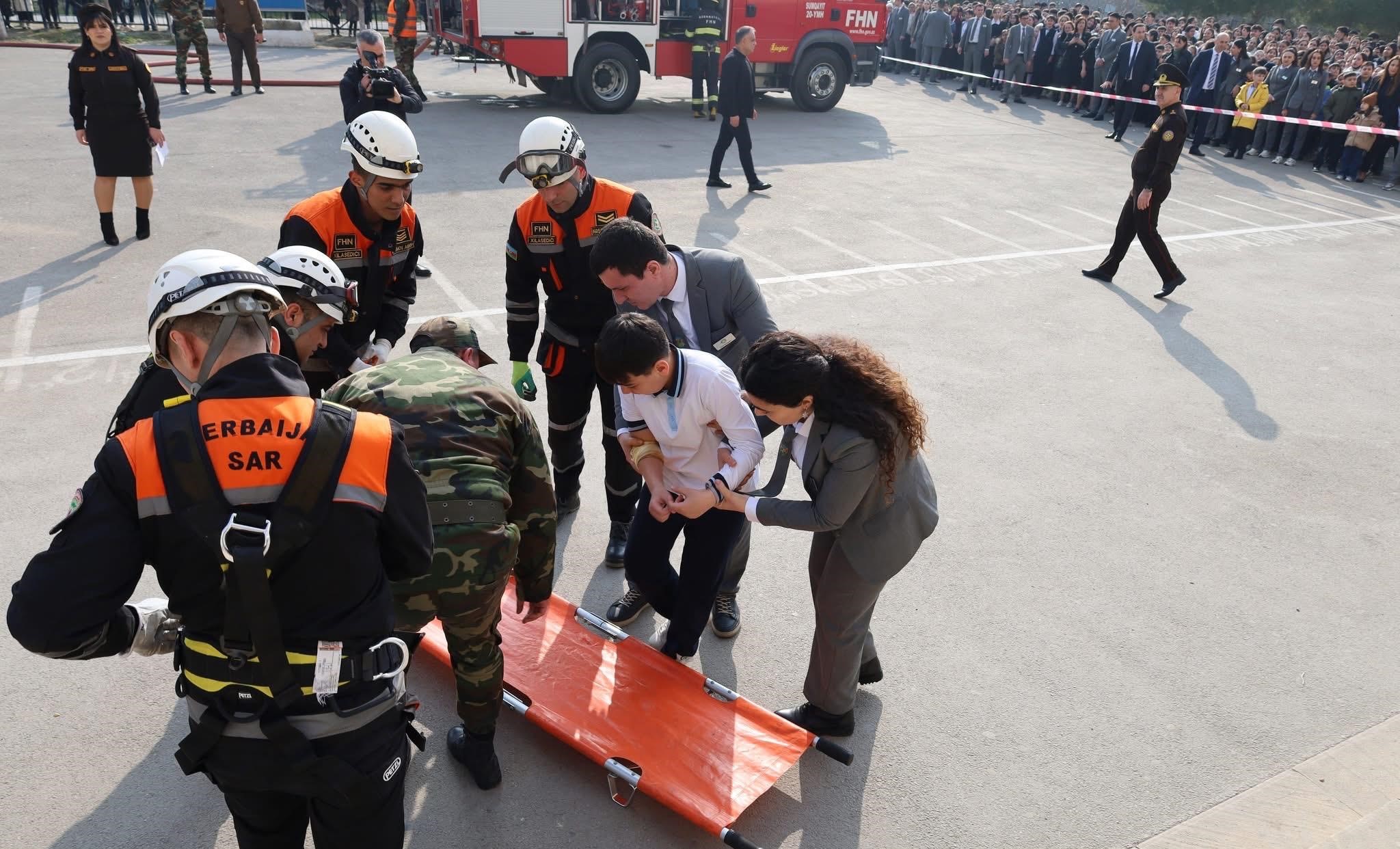 Şagirdlər üçün fövqəladə hallarla bağlı təlimlər keçirilib 