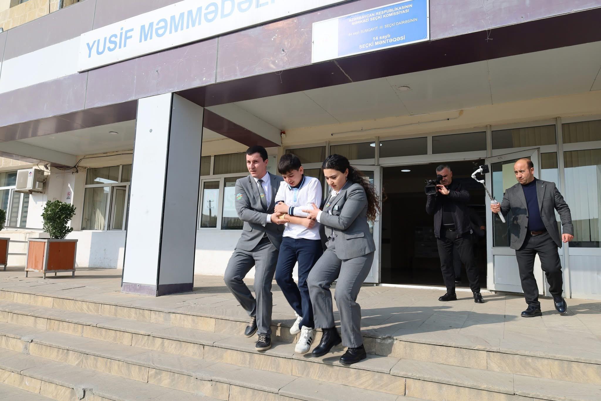 Şagirdlər üçün fövqəladə hallarla bağlı təlimlər keçirilib