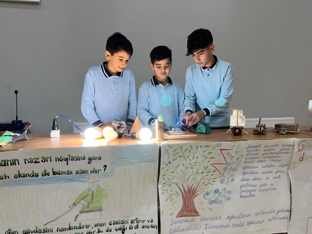 “Şagirdlərimə müxtəlif mükafatlar verirəm” - Fizikanı sevdirən müəllim 