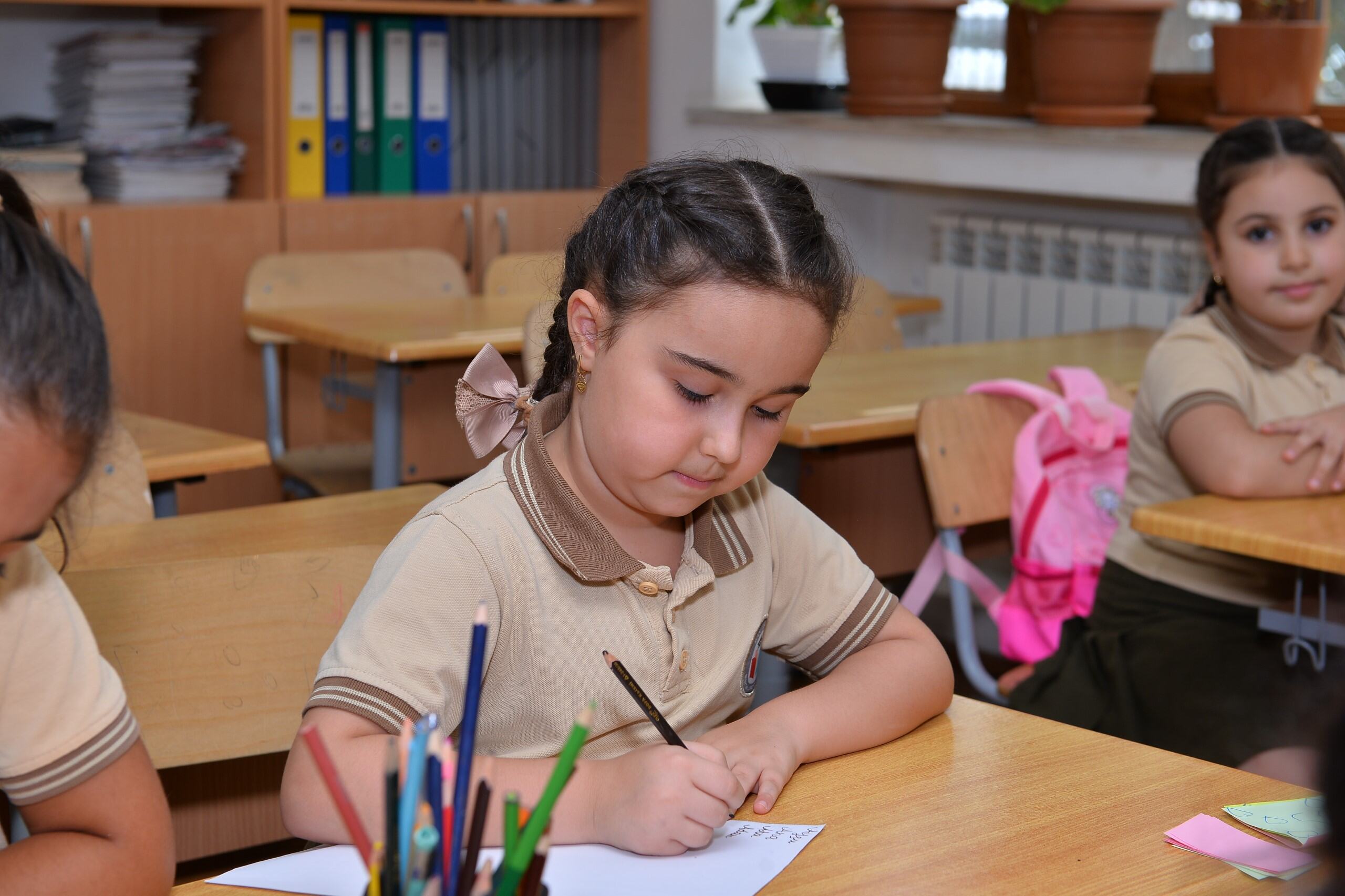 Şagirdlərin yerdəyişməsi müvəqqəti dayandırılır 