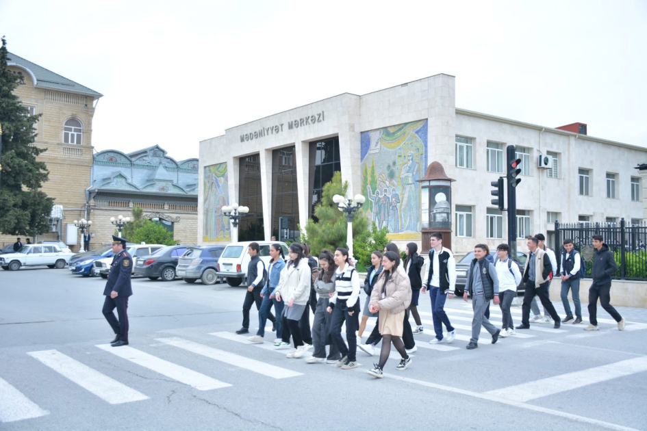 Şamaxıda “Yol hərəkəti qaydalarının öyrənilməsi” mövzusunda şagirdlərlə görüş olub