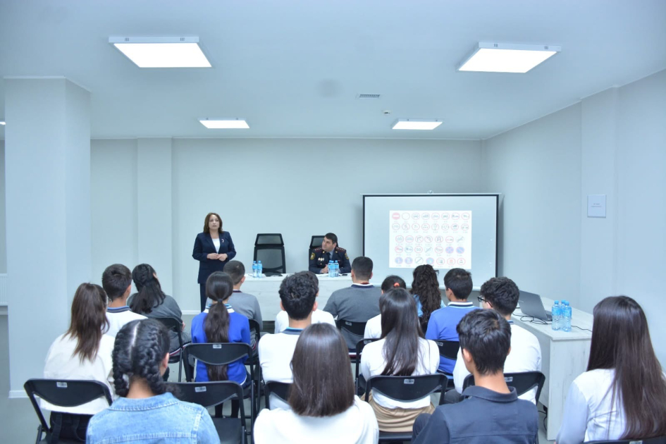 Şamaxıda “Yol hərəkəti qaydalarının öyrənilməsi” mövzusunda şagirdlərlə görüş olub