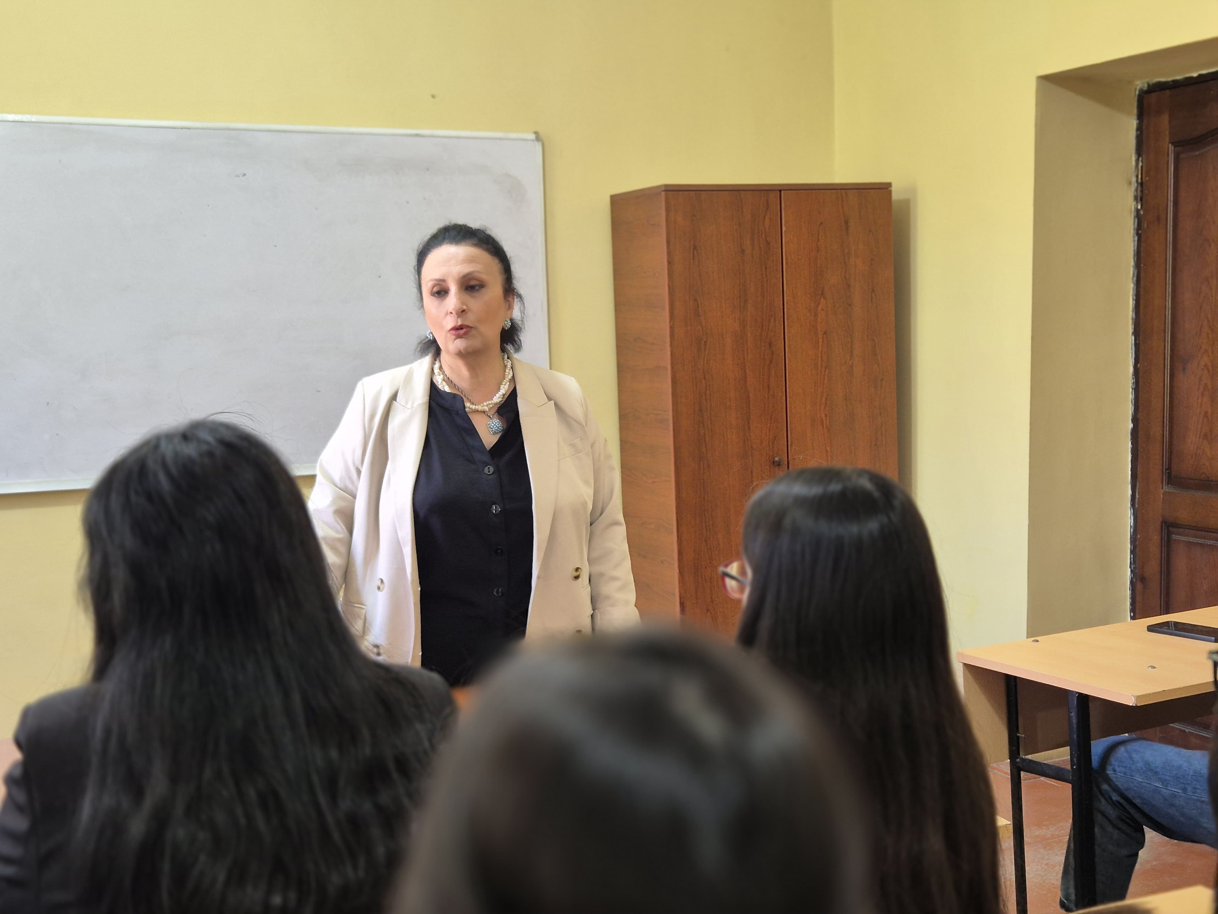 SDU-da “İnsan hüquqları aylığı” çərçivəsində seminar keçirilib 