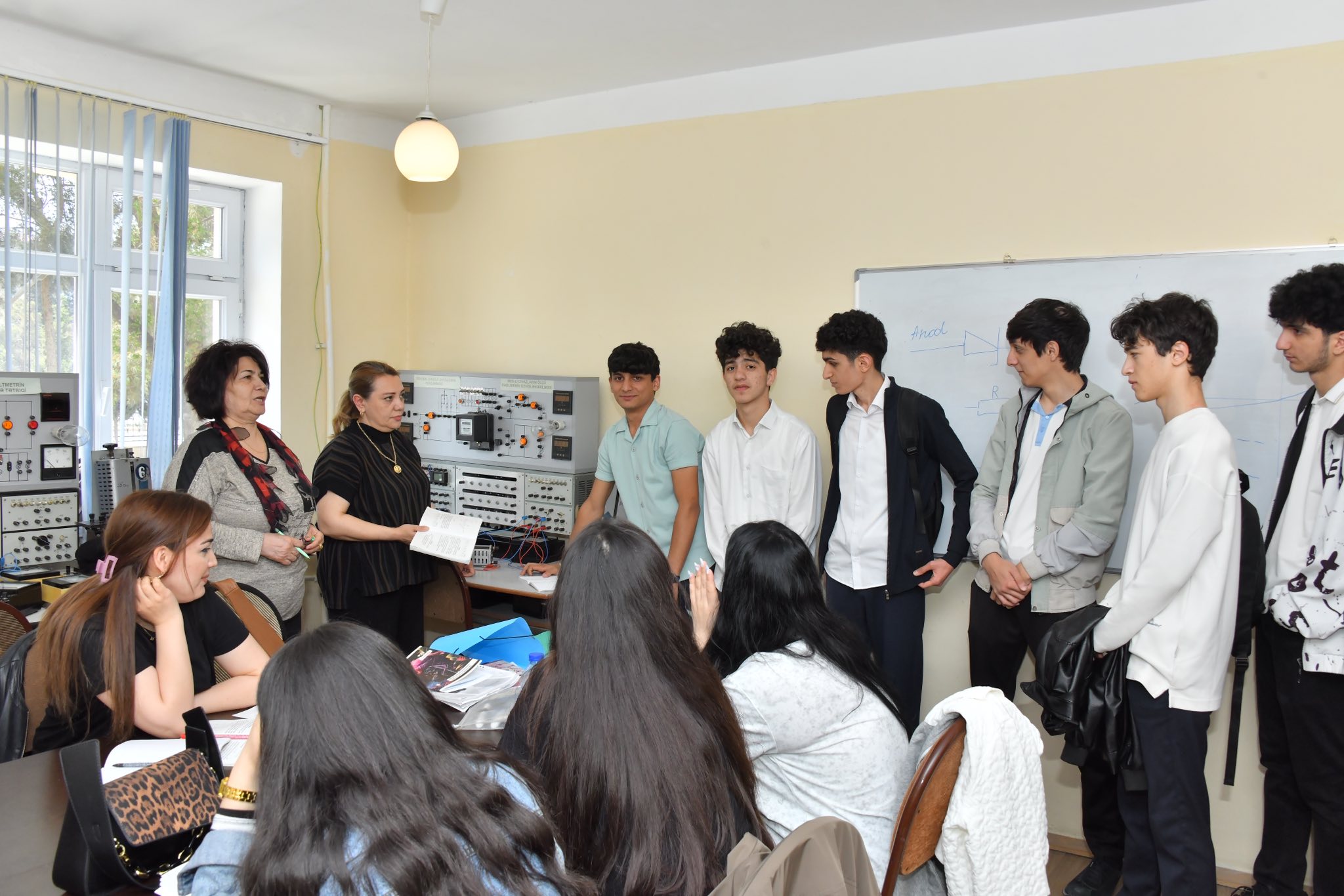 SDU-da yuxarı sinif şagirdləri üçün “Açıq qapı” günləri keçirilir