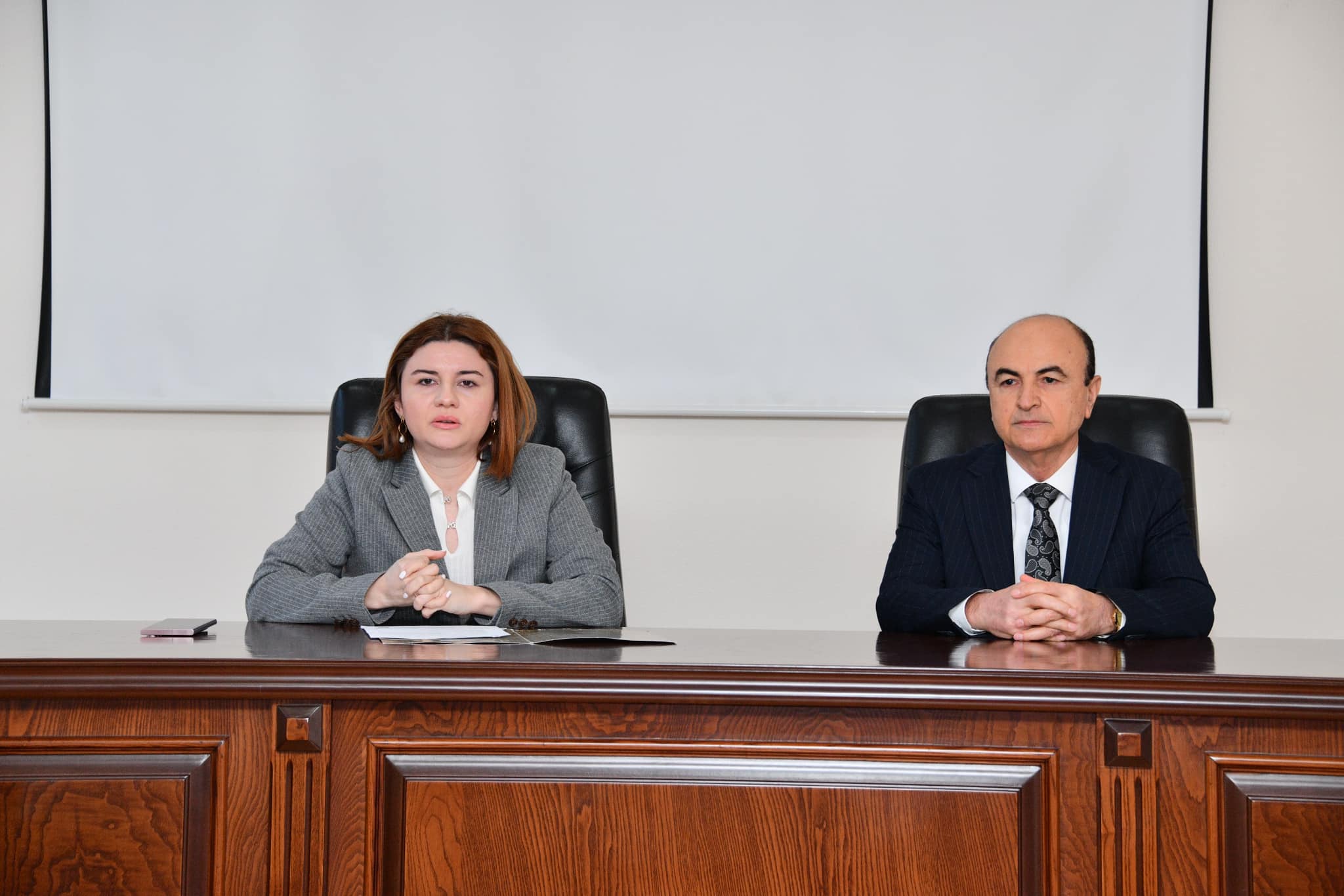 SDU-nun rektor əvəzi kollektivə təqdim olunub 