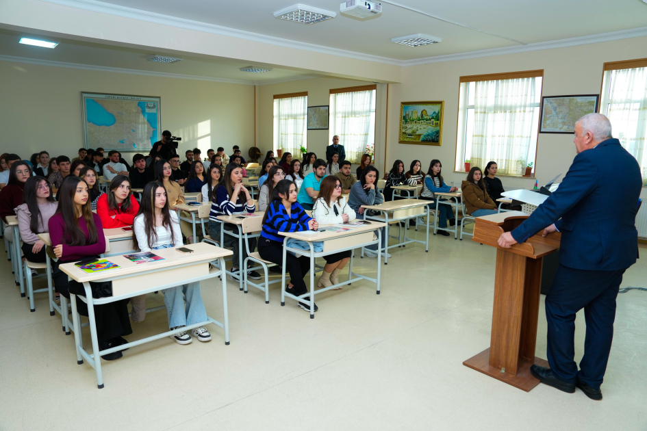 Şəhid ailələrinin üzvləri NDU-da dərs keçiblər 