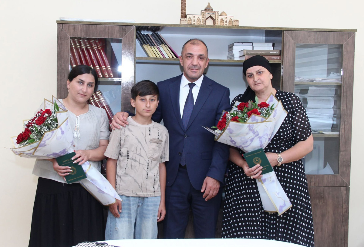 Şəhid anası və şəhid həyat yoldaşı məzun oldu 