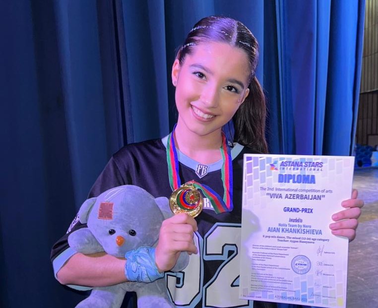 “Səhnəyə çıxanda özümü rahat hiss edirəm” – Ayanın uğur yolu 