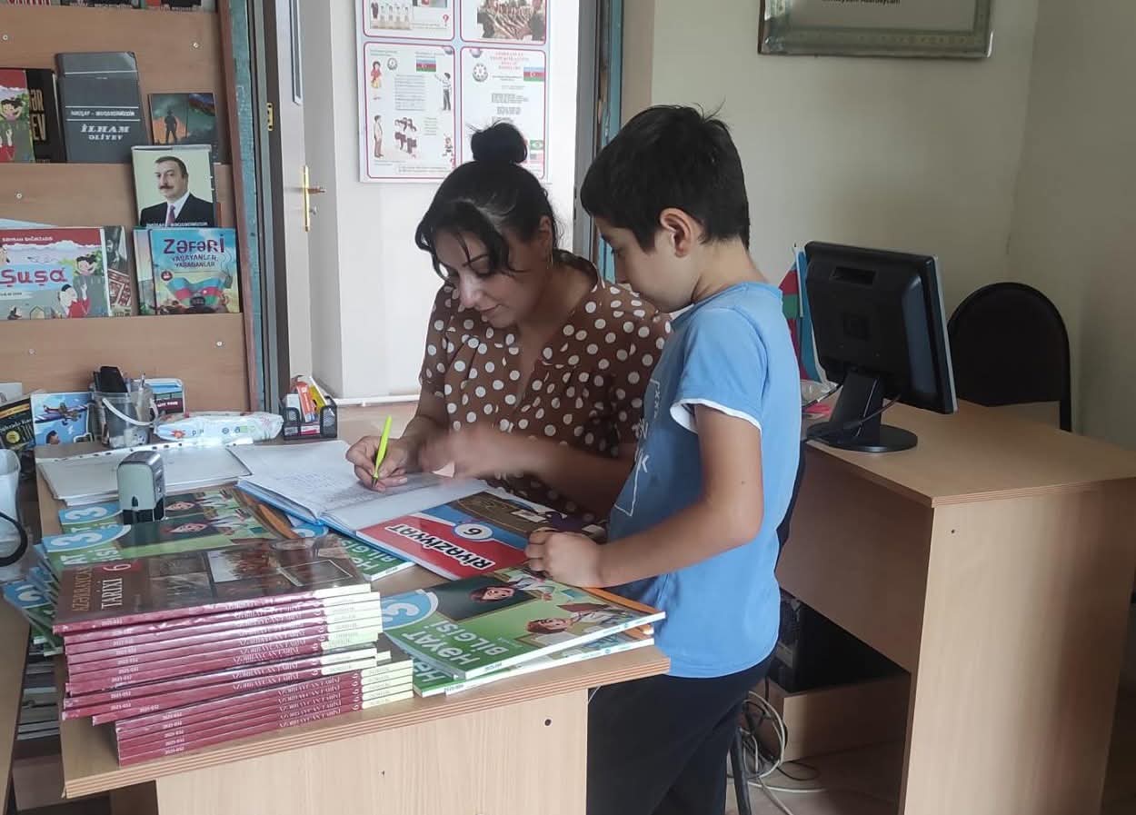 Şəki-Zaqatala regionunun məktəblərinə 363 min nüsxədən çox dərslik çatdırılıb