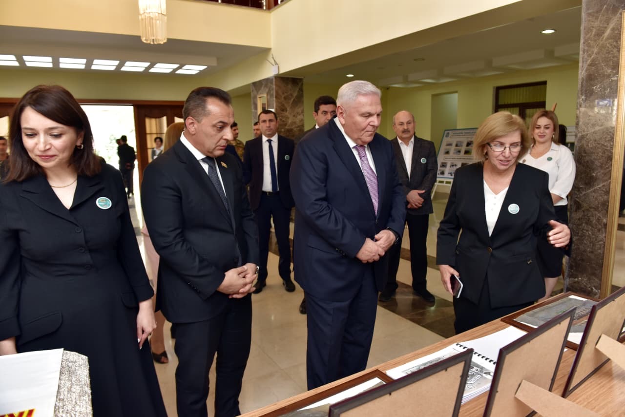 Şəkidə 11 nömrəli tam orta məktəbin 100 yaşı qeyd edildi 