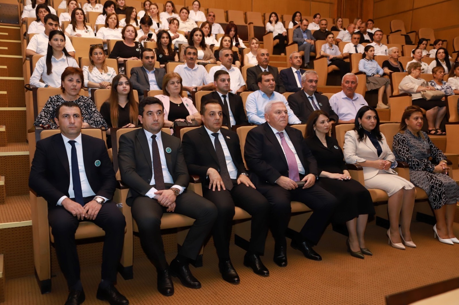 Şəkidə 11 nömrəli tam orta məktəbin 100 yaşı qeyd edildi