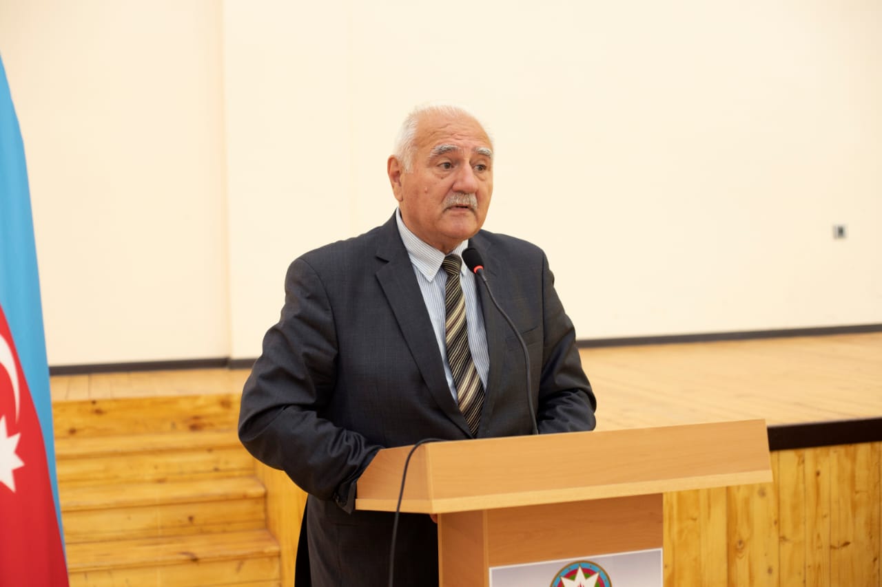 Şəkidə müəllim və şagirdlərlə görüş keçirilib