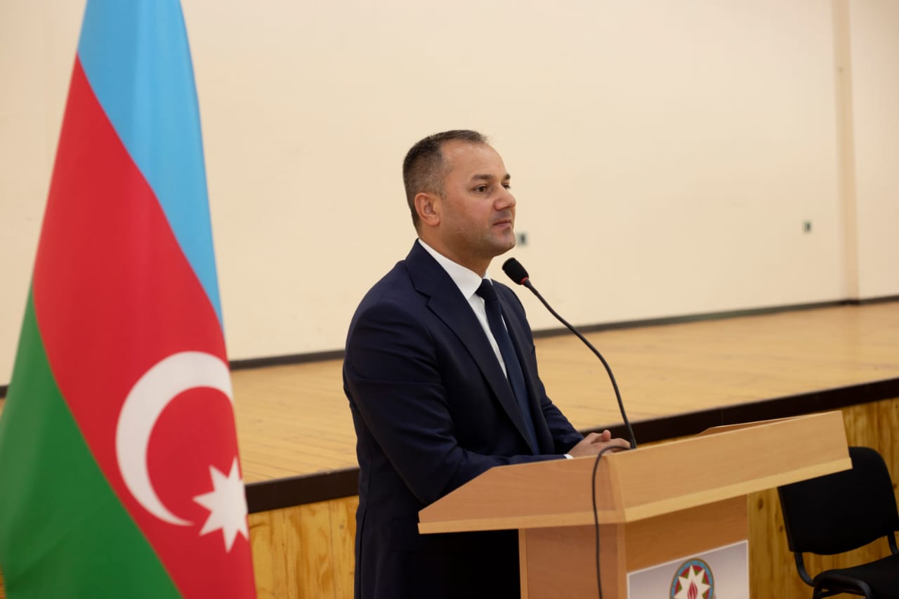 Şəkidə müəllim və şagirdlərlə görüş keçirilib